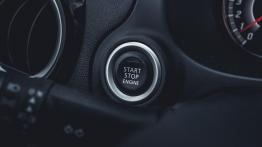 Mitsubishi Space Star 1.2 80 KM - galeria redakcyjna - inny element panelu przedniego