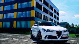 Alfa Romeo Stelvio Quadrifoglio - galeria redakcyjna - widok z przodu