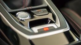 Peugeot 308 GT 1.6 e-THP 205 KM - galeria redakcyjna - panel sterowania na tunelu środkowym