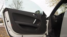 Audi TT 8J Coupe Facelifting 2.5 TFSI 340KM - galeria redakcyjna - drzwi kierowcy od wewnątrz