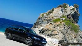 Volkswagen Golf VII Variant 2.0 TDI CR DPF BlueMotion Technology 150KM - galeria redakcyjna - prawy 