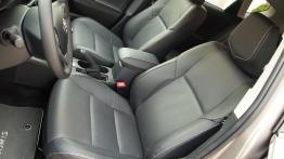 Toyota Auris  KM - galeria redakcyjna - fotel kierowcy, widok z przodu