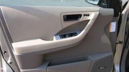 Nissan Murano - drzwi kierowcy od wewnątrz