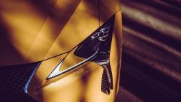 Lexus LC 500 464 KM - galeria redakcyjna - widok z przodu