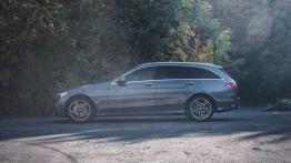 Mercedes Klasa C 220d 4MATIC - galeria redakcyjna  - lewy bok