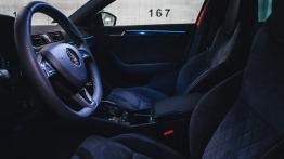 Skoda Superb 2.0 TSI 220 KM Sportline - galeria redakcyjna - widok ogólny wn?trza z przodu