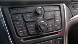 Opel Mokka 1.6 CDTI - galeria redakcyjna - konsola środkowa