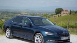 Skoda Superb III Sedan - galeria redakcyjna - prawy bok