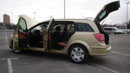 Opel Astra H Kombi 1.9 CDTI ECOTEC 120KM - galeria redakcyjna - lewy bok