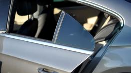 Volkswagen CC Coupe 2.0 TDI CR DPF 177KM - galeria redakcyjna - drzwi tylne lewe