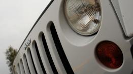 Jeep Wrangler III Unlimited Facelifting 2.8 DOHC I-4 Turbo CRD 200KM - galeria redakcyjna 2 - lewy p