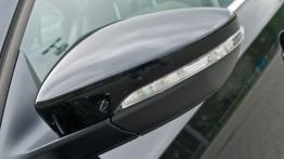 Volkswagen Jetta VI Sedan 2.0 TDI CR DPF 140KM - galeria redakcyjna - lewe lusterko zewnętrzne, przó