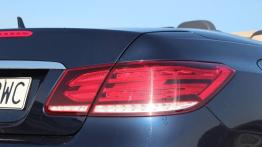 Mercedes Klasa E W212 Kabriolet Facelifting - galeria redakcyjna - prawy tylny reflektor - wyłączony