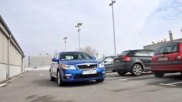 Skoda Octavia RS - na parkingu - galeria redakcyjna - widok z przodu
