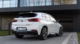 BMW X2 M35i 2.0 306 KM - galeria redakcyjna - widok z ty?u