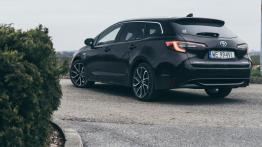 Toyota Corolla 2.0 Hybrid Dynamic Force 180 KM - galeria redakcyjna - widok z tyłu