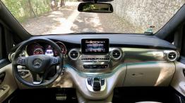 Mercedes V250d - galeria redakcyjna - pełny panel przedni