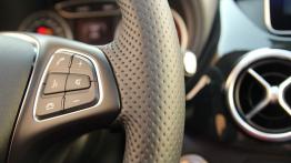 Mercedes B 250 4MATIC Facelifting - galeria redakcyjna - sterowanie w kierownicy