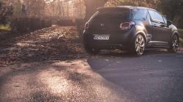 DS3 Racing 1.6 THP 202 KM - galeria redakcyjna - widok z tyłu