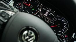 Volkswagen Touareg II Facelifting TDI - galeria redakcyjna - zestaw wskaźników