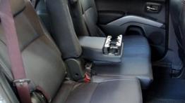 Citroen C-Crosser - galeria redakcyjna - tylna kanapa