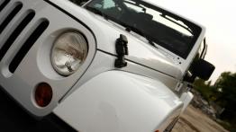 Jeep Wrangler III Unlimited Facelifting 2.8 DOHC I-4 Turbo CRD 200KM - galeria redakcyjna 2 - lewy p