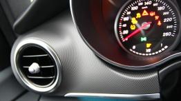 Mercedes Klasa V 250 BlueTEC 190KM - galeria redakcyjna - deska rozdzielcza