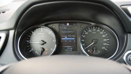 Nissan Qashqai II 1.6 dCi 130KM - galeria redakcyjna - zestaw wskaźników