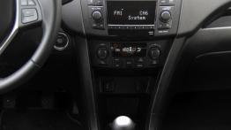 Suzuki Swift V Facelifting 1.2 VVT - galeria redakcyjna - konsola środkowa