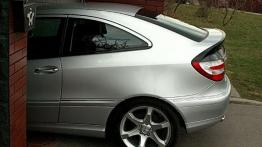 Mercedes Klasa C180K SportCoupé - galeria redakcyjna - lewy bok
