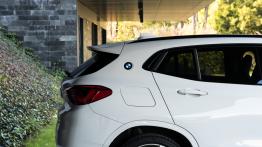 BMW X2 M35i 2.0 306 KM - galeria redakcyjna - prawy bok