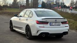 BMW Seria 3 2.0 320d 190 KM - galeria redakcyjna - widok z tyłu