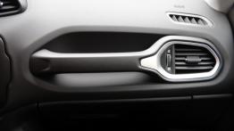 Jeep Renegade - galeria redakcyjna - deska rozdzielcza