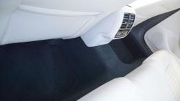 Volkswagen Passat B8 w Sardynii - galeria redakcyjna - dywaniki tylne