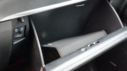 Mazda CX-5 2.5 Skyactiv-G i-ELOOP 192 KM - galeria redakcyjna - schowek po stronie pasażera