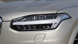 Volvo XC90 II - galeria redakcyjna - lewy przedni reflektor - wyłączony