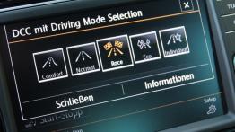 Volkswagen Golf VII R Variant - galeria redakcyjna - ekran systemu multimedialnego