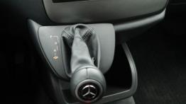 Mercedes Viano Van Facelifting 2.2 CDI 165KM - galeria redakcyjna - radio/cd/panel lcd