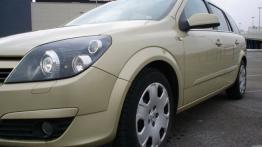 Opel Astra H Kombi 1.9 CDTI ECOTEC 120KM - galeria redakcyjna - bok - inne ujęcie