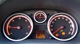 Opel Corsa D Hatchback 1.3 CDTI ECOTEC 90KM - galeria redakcyjna - zestaw wskaźników