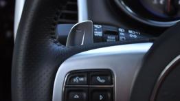 Jeep Grand Cherokee IV Terenowy 6.4 V8 468KM - galeria redakcyjna - manetka zmiany biegów pod kierow