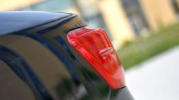 Toyota Avensis III Sedan Facelifting 2.2 D-CAT 177KM - galeria redakcyjna - lewy tylny reflektor - w