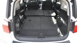 Chevrolet Orlando Minivan 2.0D 130KM - galeria redakcyjna - tylna kanapa złożona, widok z bagażnika