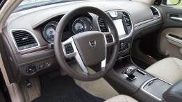 Lancia Thema II Sedan 3.6 V6 286KM - galeria redakcyjna - pełny panel przedni