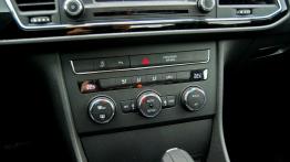 Seat Leon III Hatchback 1.6 TDI CR - galeria redakcyjna - konsola środkowa