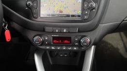 Kia ceed II Kombi 1.4 CRDi 90KM - galeria redakcyjna - konsola środkowa