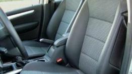 Mercedes Klasa A 200 Avantgarde - galeria redakcyjna - widok ogólny wnętrza z przodu