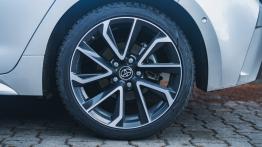 Toyota Corolla Hatchback 1.2 Turbo -D-4T 116 KM - galeria redakcyjna - lewy bok