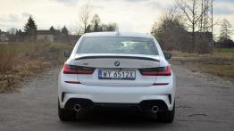 BMW Seria 3 2.0 320d 190 KM - galeria redakcyjna - widok z tyłu