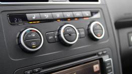 Volkswagen Cross Touran 2.0 TDI 177KM - galeria redakcyjna - panel sterowania wentylacją i nawiewem